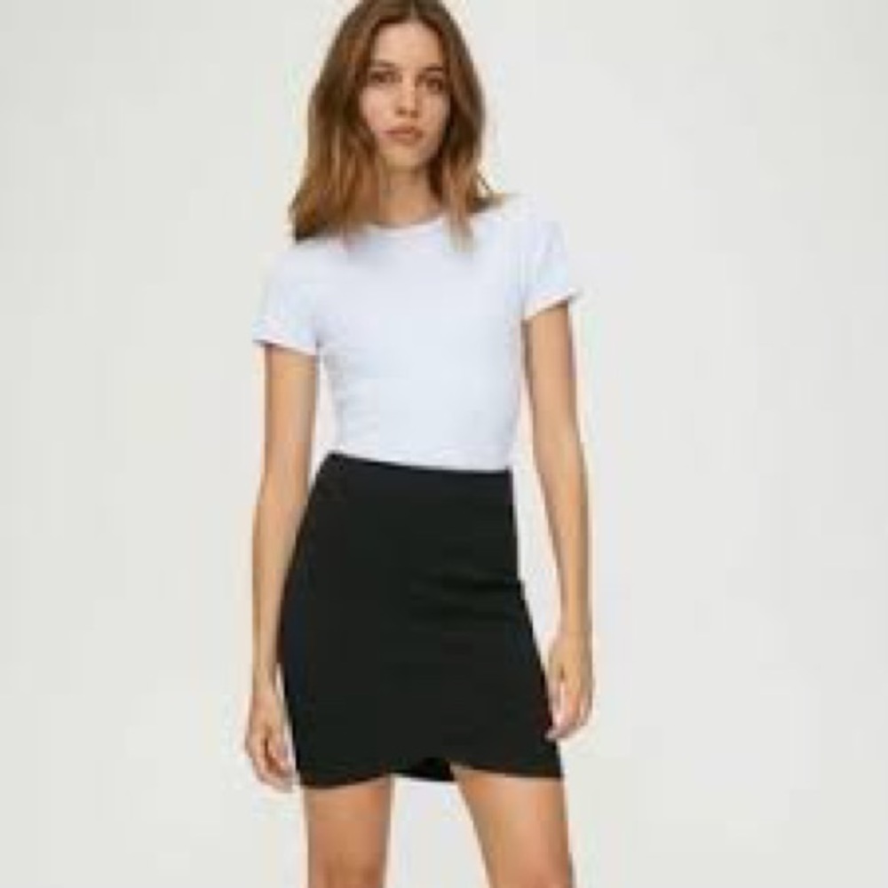Aritzia TALULA Pull On Skirt Faux Wrap Mini Skirt Asymmetric Front Size 4